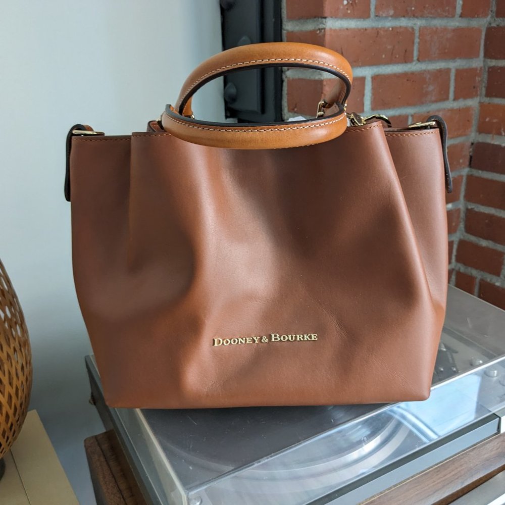 NEW *Never-used* Dooney & Bourke City Large Barlow Bag - Picture 1 of 7